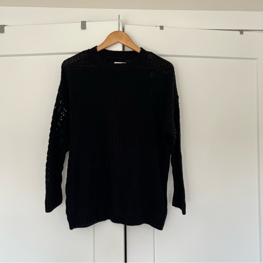 American eagle black sweater